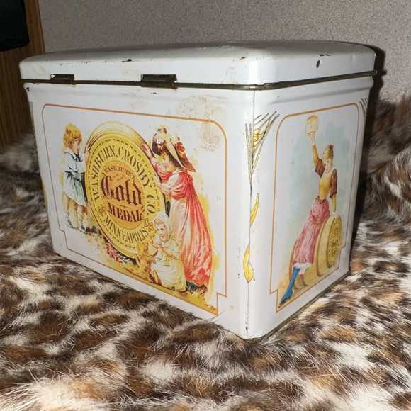 Vintage General Mills Washburn's Gold Medal Flour Recipe Box Tin - Picture 3 of 8